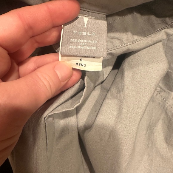 Men’s Tesla Embroidered Logo Employee Gray Button-Up Shirt- Size Small - Picture 3 of 3